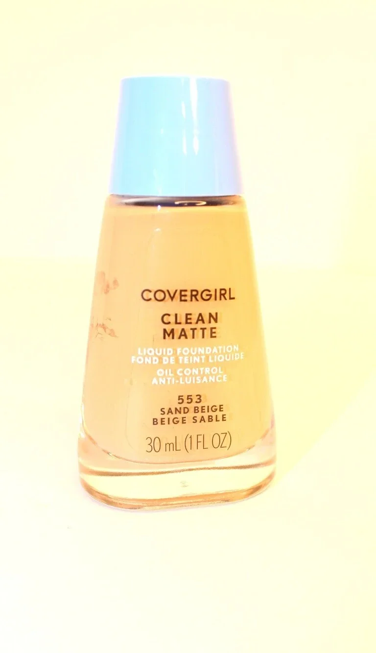COVERGIRL Clean Matte # 553 Liquid Foundation Sand Beige 30ml /‎ 1oz New Sealed